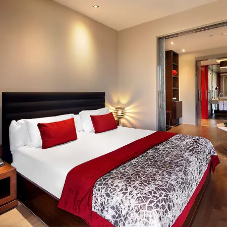 Olivia Plaza Hotel