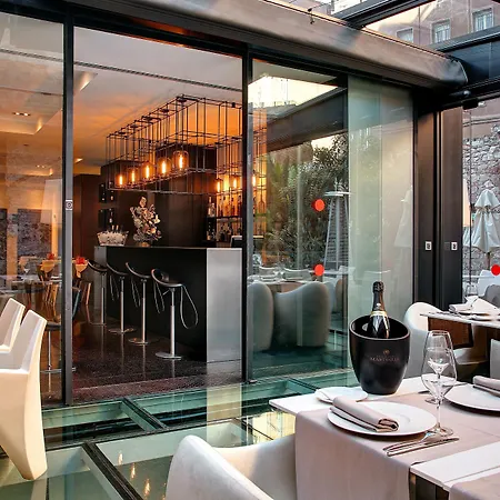 Olivia Plaza Hotel