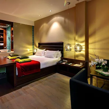 Olivia Plaza Hotel