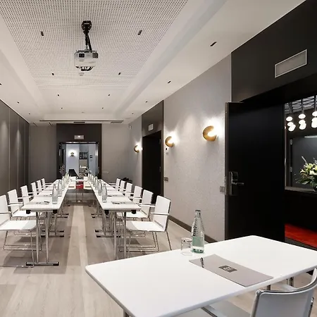 Olivia Plaza Hotel