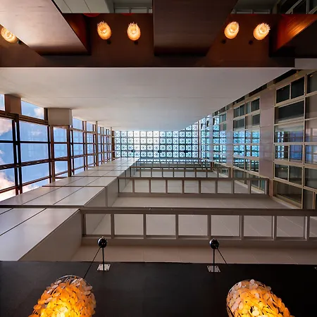 オリビア プラザ ホテル 4*