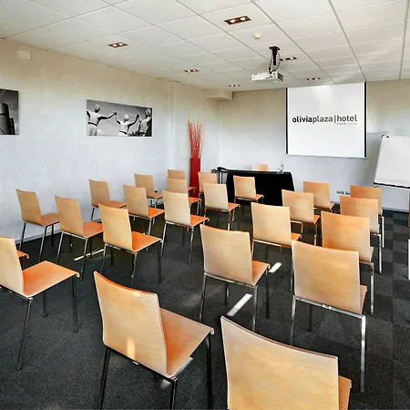 オリビア プラザ ホテル