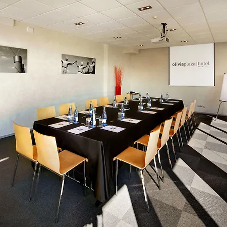 オリビア プラザ ホテル