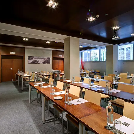 オリビア プラザ 4*