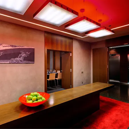 オリビア プラザ 4* バルセロナ