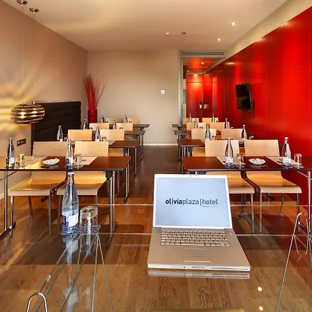 オリビア プラザ 4* バルセロナ