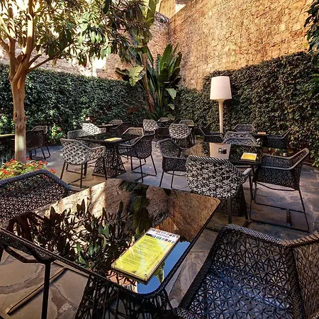 オリビア プラザ 4*