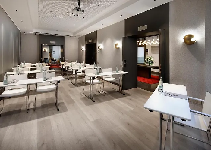 Olivia Plaza Hotel 4*