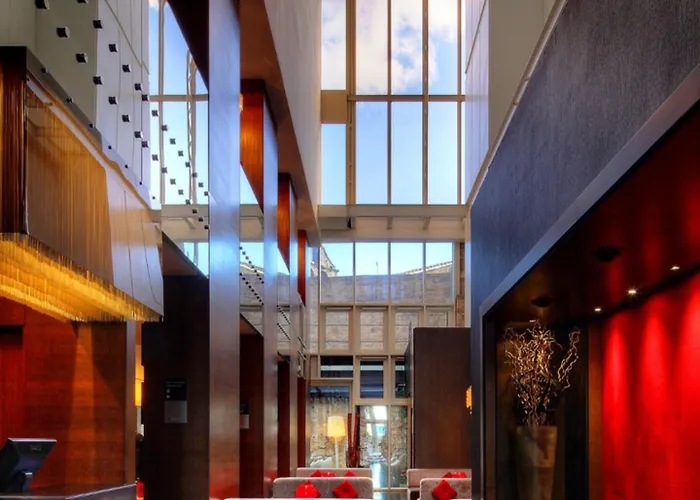 Olivia Plaza Hotel 4*