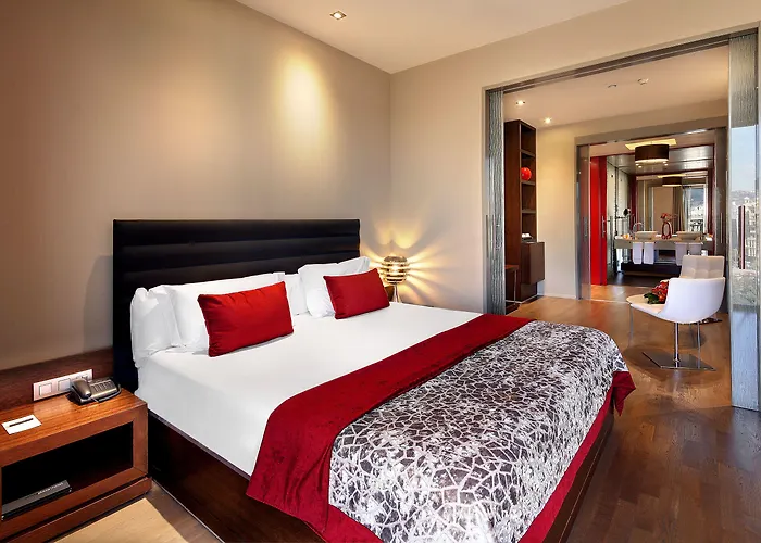 Olivia Plaza Hotel