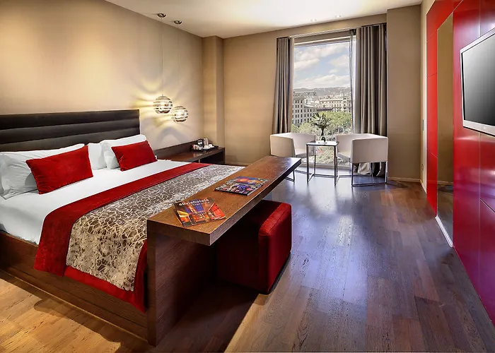 Olivia Plaza Hotel 4*