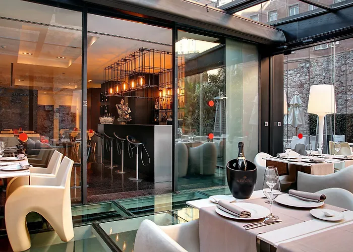 Olivia Plaza Hotel