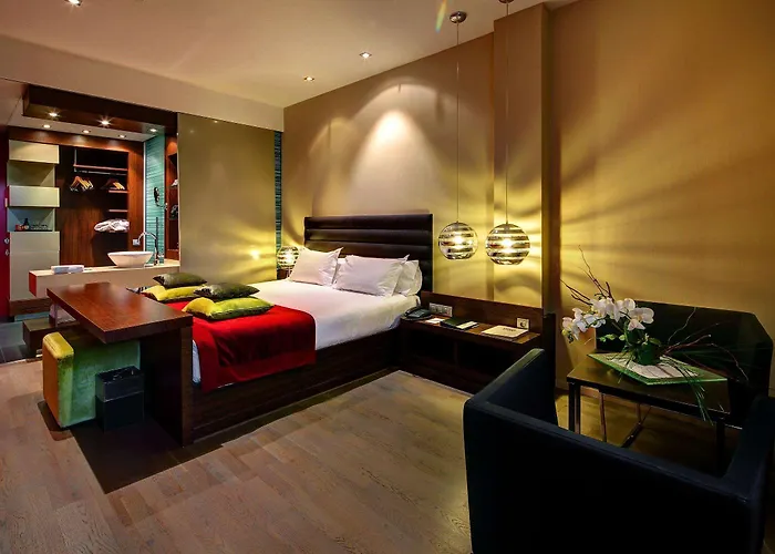 Olivia Plaza Hotel