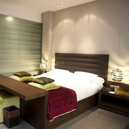 Olivia Plaza Hotel 4*